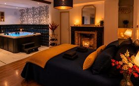 Romantique room St Michel de Lanes (love room)